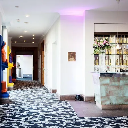 Millennium Paris Charles De Gaulle Otel 4*